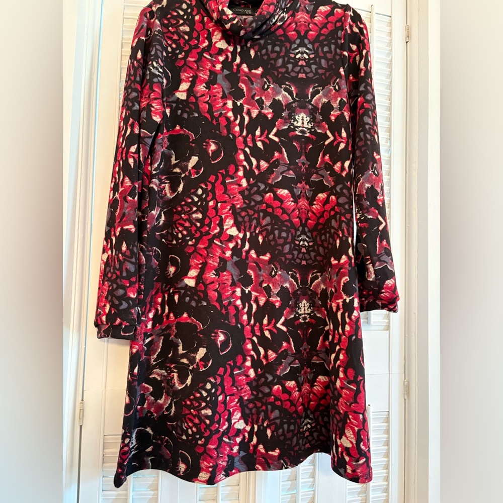 Chic Long Sleeve Turtleneck Dress in Red and Black